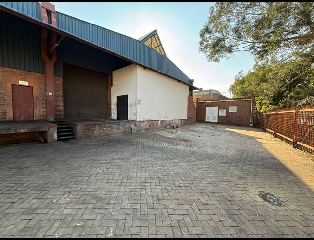 703M² WAREHOUSE TO LET IN CHLOORKOP